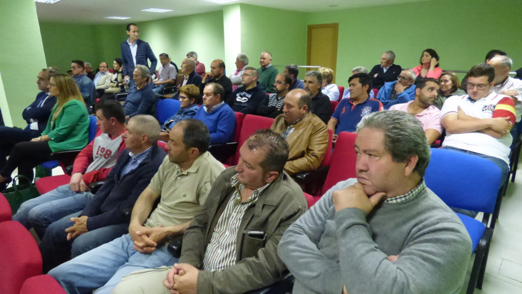 Ganaderos de Asaja en la jornada de Saldaña