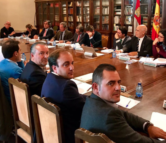 ASAJA pide a los responsables europeos soluciones ante una población de lobo “desbordada” ASAJA pide a los responsables europeos soluciones ante una población de lobo “desbordada”