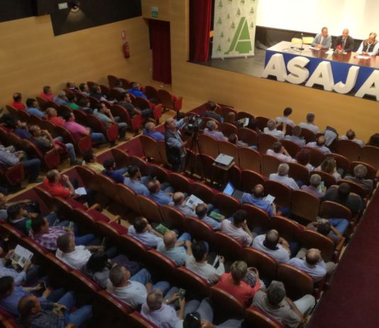 ASAJA organiza una jornada para analizar el papel de la fauna salvaje en la tuberculosis