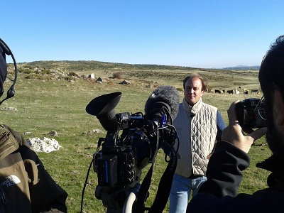 ASAJA de Ávila traslada la problemática del lobo en la provincia en un documental para la televisión francesa France 3