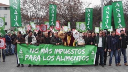 ASAJA DE ÁVILA APOYA AL SECTOR REMOLACHERO ABULENSE CONTRA EL IMPUESTO A LAS BEBIDAS AZUCARADAS