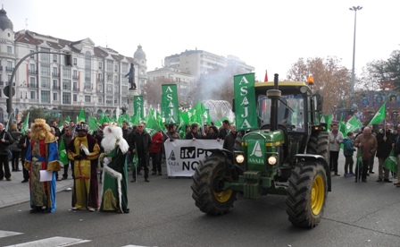 MAÑANA LOS REYES MAGOS DE ASAJA LLEVARÁN UN CARGAMENTO DE CARBÓN PARA EL MINISTERIO DE CRISTÓBAL MONTORO