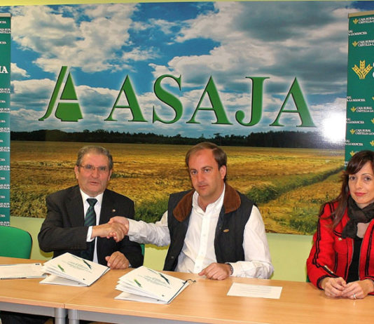 ASAJA de Ávila firma un convenio de colaboración con Caja Rural Castilla-La Mancha para facilitar financiación a los jóvenes