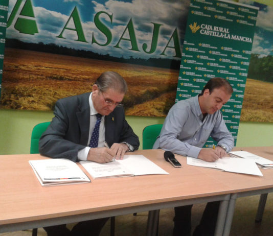 Caja Rural CLM proporciona liquidez a los agricultores y ganaderos de ASAJA-Ávila