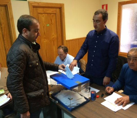 Joaquín Antonio Pino, vota en las elecciones