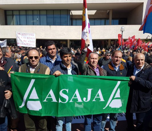 ASAJA de Ávila presente en la concentración a favor de la modificación de la Ley de Caza