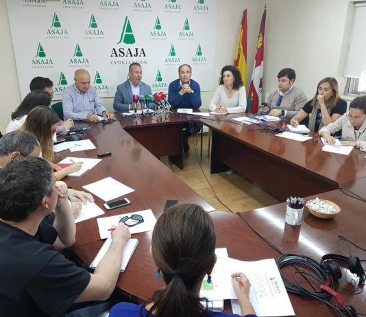 ASAJA pide que termine el “peloteo político” y que cuajen por fin… ASAJA pide que termine el “peloteo político” y que cuajen por fin gobiernos que se ocupen de los problemas del campo