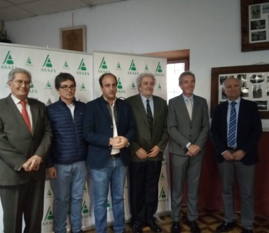 ASAJA de Ávila centra su mirada en los retos del sector porcino español en la primera sesión del ciclo de jornadas veterinarias