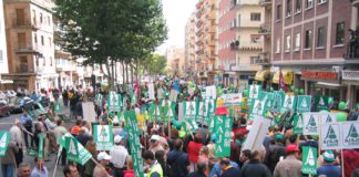 DOSCIENTOS CINCUENTA AGRICULTORES DE ASAJA DE LEON SE MANIFESTARON EN SALAMANCA