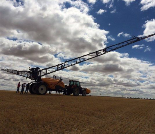 Se aprueba la prórroga del glifosato por cinco años Pulverizador arrastrado
