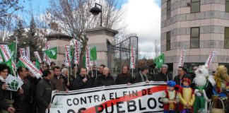 CARBÓN DE LOS REYES MAGOS DE ASAJA PARA LA JUNTA, PARA QUE FRENE EL RECORTE DE SERVICIOS DE LOS HABITANTES DEL MEDIO RURAL