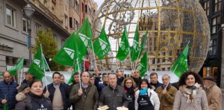 Acto reivindicativo de los ganaderos de ovino, que invitan a los ciudadanos comprar el buen queso de Castilla y León