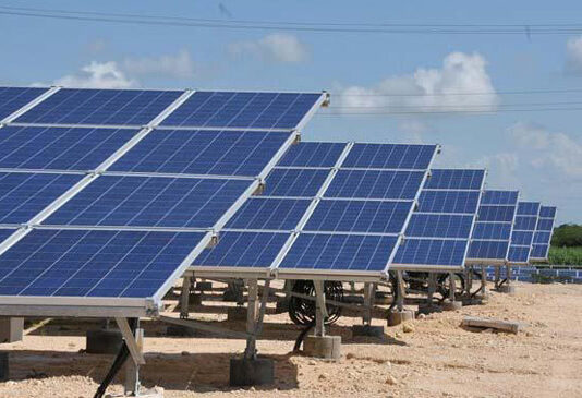 ASAJA denuncia que continúa la expropiación de tierras para macroparques fotovoltaicos en la provincia de León