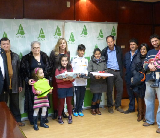ENTREGADOS LOS PREMIOS DE LOS CONCURSOS DE CUENTOS DE NAVIDAD DE ASAJA PALENCIA