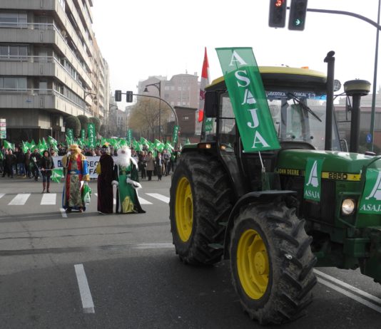 LOS REYES MAGOS DE PALENCIA DEJARON CARBÓN EN LA CONSEJERÍA DE ECONOMÍA Y EMPLEO POR EL PROBLEMA DE LAS ITV DE LOS TRACTORES