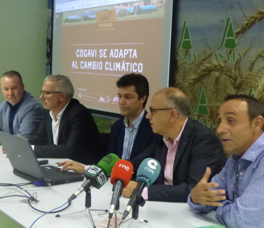 La ganadería de patos de Villamartín presentó en ASAJA su proyecto de adaptación al cambio climático