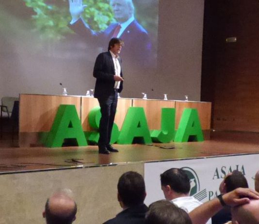 Las jornadas de ASAJA PALENCIA analizan esta tarde el problema de la restricción de materias activas en los fitosanitarios