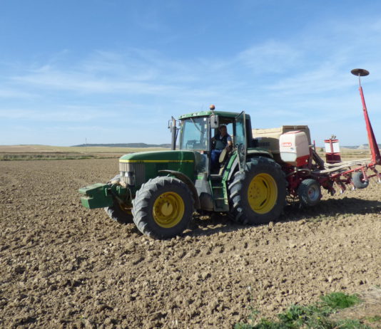 ASAJA reclama al gobierno medidas urgentes que palíen la subida de precios de los carburantes