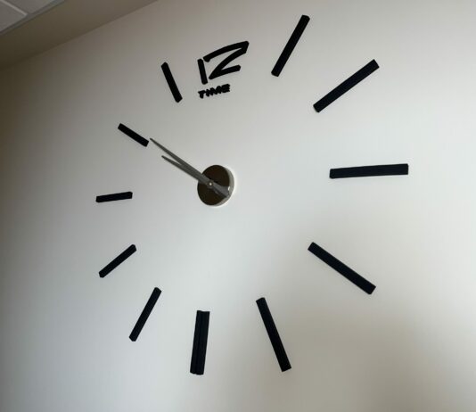 Modificación de horarios en el puente de la Constitución