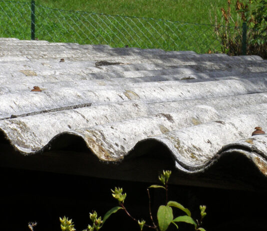 La Junta subvenciona la retirada y la sustitución de las cubiertas que contengan amianto