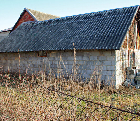 La Junta convoca las ayudas para retirar y sustituir las cubiertas de amianto en naves y centros de trabajo