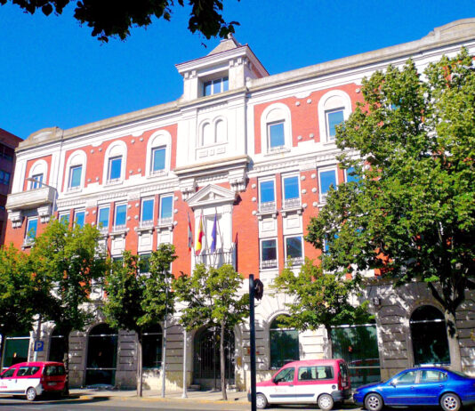 Debido al apagón, Gobierno y Junta amplían al 6 de mayo los plazos que vencían el 28 y el 29 de abril