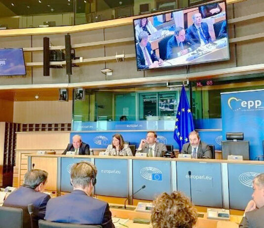 ASAJA exige en su reunión con el comisario Hansen presupuesto real y apoyo al profesional del campo