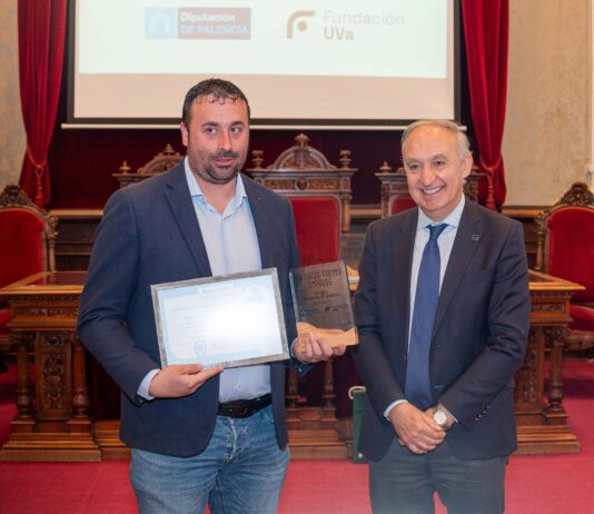 El socio de ASAJA Sergio Delgado recibe el segundo premio ‘Generando valor rural Provincia de Palencia’