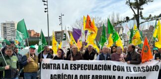 Medio millar de agricultores marcharon en Valladolid contra la especulación en el precio del gasóleo agrícola y de los fertilizantes