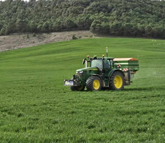 El ajuste por emisiones de carbono (CBAM) podría costar hasta 39.000 millones a los agricultores europeos