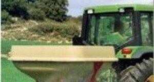 El Gobierno amplía en 230 millones las ayudas por la subida de fertilizantes y gasóleo agrícola