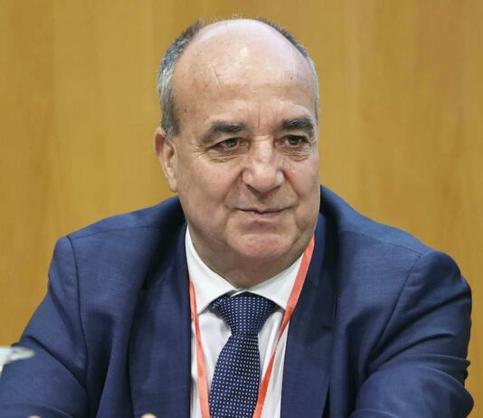 La Comisión europea actual impulsa un verdadero cambio de rumbo de la PAC, ¿o solamente es retórica para justificar los recortes en el dinero?