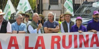 El campo de Castilla y León se manifestó frente a la Junta