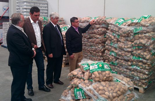 ASAJA Salamanca dona 5 toneladas de patatas el Banco de Alimentos