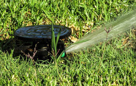 Las eléctricas también ponen la zancadilla a los regantes este año