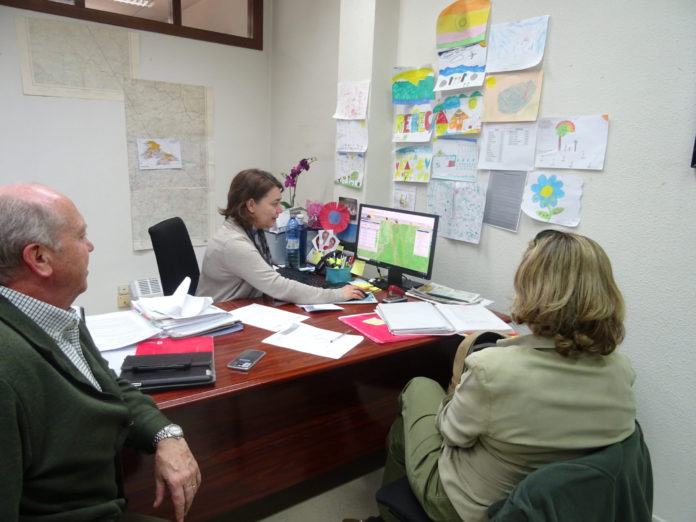 Técnico, en plena realización de la Solicitud Única 2018 en las oficinas provinciales de ASAJA. FOTO: ASAJA Salamanca