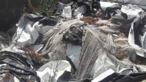 Residuos plásticos y cuerdas, en una explotación salmantina. Foto: ASAJA Salamanca.