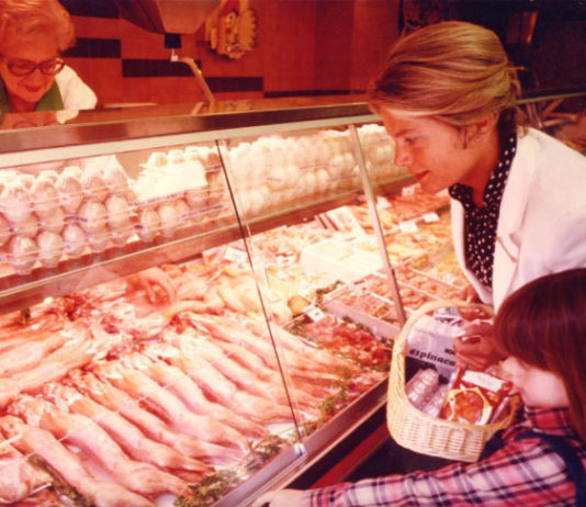 Los productores de carne de conejo denuncian las malas prácticas comerciales de Carrefour en España Los productores denuncian la práxis de Carrefour.