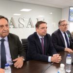 Luis Planas señala que la rentabilidad de las explotaciones es clave para incorporar a los jóvenes a la actividad agroganadera