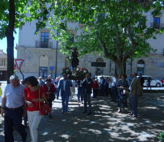 Los agricultores guardarán un minuto de silencio este 15 de mayo por san Isidro Labrador La procesión del santo, en 2019. FOTO: VGA