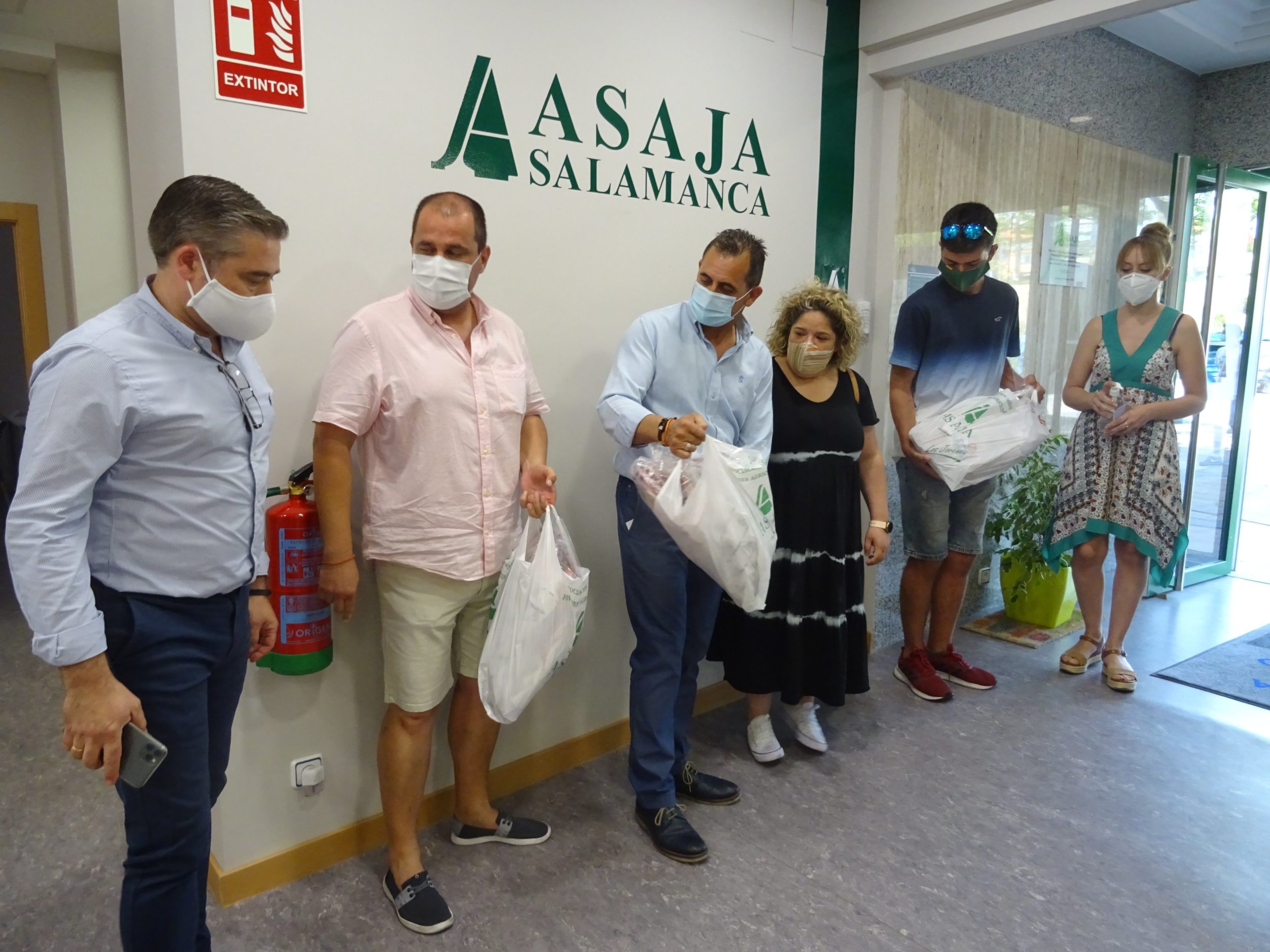 Entrega de premios en la sede de ASAJA Salamanca. FOTO: ASAJA Salamanca.
