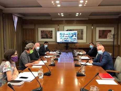 Los ministros Illa y Planas se reúnen con las CC.AA. para abordar la situación epidemiológica de los trabajadores temporeros
