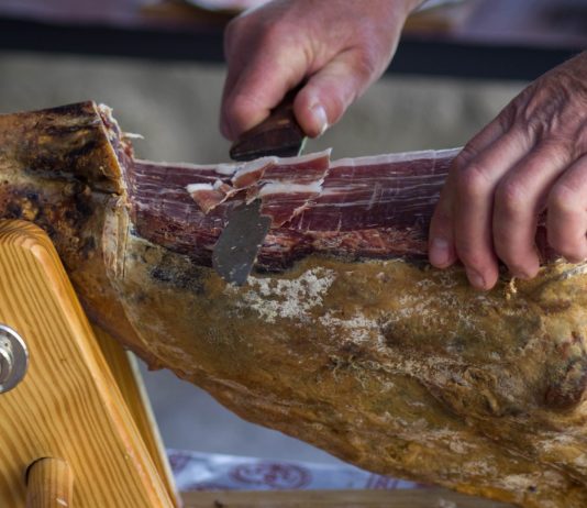 El Ministerio concede el premio al mejor jamón de bellota 100% ibérico “Juan Manuel Hernández, añada 2016” de la DO Guijuelo