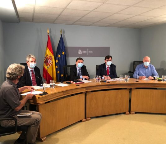 El Gobierno presenta a las CCAA una guía de recomendaciones para minimizar el riesgo de transmisión de la COVID19 entre temporeros