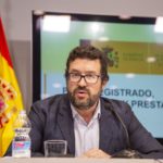 El número de parados en julio desciende en todos los sectores salvo en la agricultura