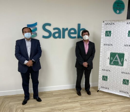 ASAJA y Sareb acuerdan movilizar el mercado de suelos rústicos De izda a dcha, el presidente de ASAJA Nacional, Pedro Barato, y el presidente de Sareb, Jaime Echegoyen.