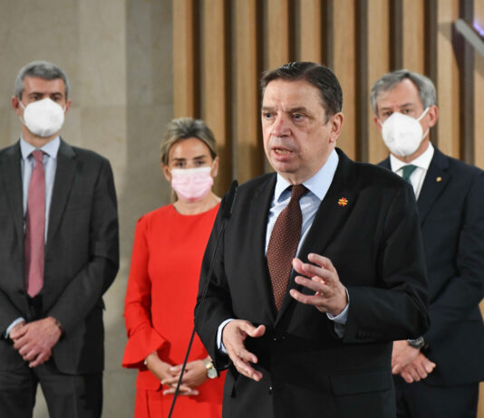 Luis Planas anuncia una línea de 79 millones de euros para potenciar la agricultura de precisión