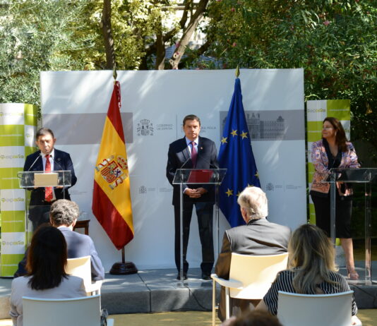 Luis Planas destaca las grandes posibilidades de comercialización del aceite de oliva en el mundo