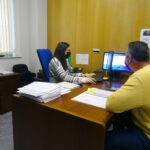 Se amplía el período de la PAC hasta el 15 de mayo Una técnico de ASAJA Salamanca, tramitando la Solicitud Única a un agricultor.