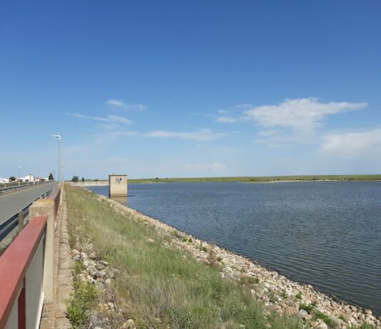 La CHD inicia el suministro de agua desde el Azud de Riolobos para el regadío en pruebas de La Armuña